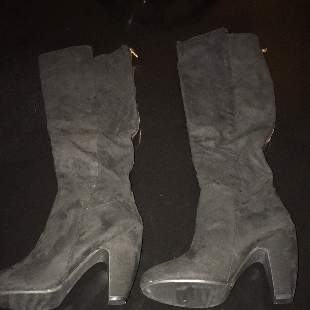 Boots - Picture 2 of 5